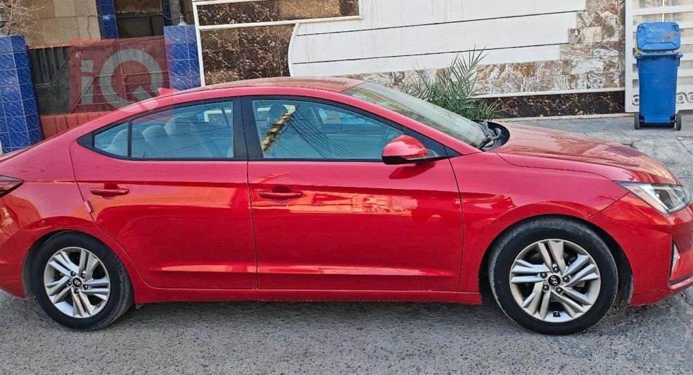 هیوندای ئەلەنترا